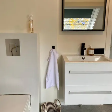 At The Amstel River With 2br 2ba And Garden 3*