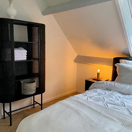 At The Amstel River With 2br 2ba And Garden 3*