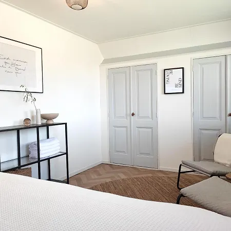 At The Amstel River With 2br 2ba And Garden 3*