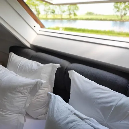 At The Amstel River With 2br 2ba And Garden