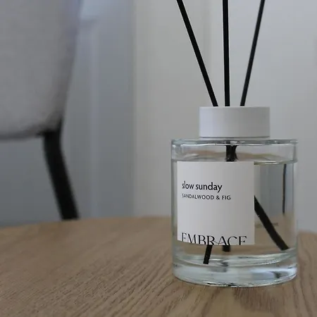 Casa de hóspedes At The Amstel River With 2br 2ba And Garden Amstelveen