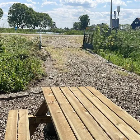 Casa de hóspedes At The Amstel River With 2br 2ba And Garden Amstelveen