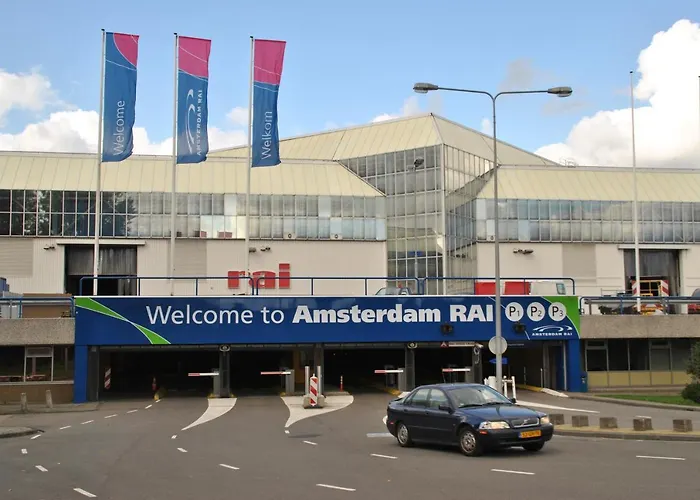 招待所 At The Amstel River With 2br 2ba And Garden 3*