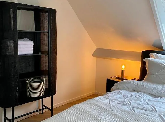 At The Amstel River With 2br 2ba And Garden 3*