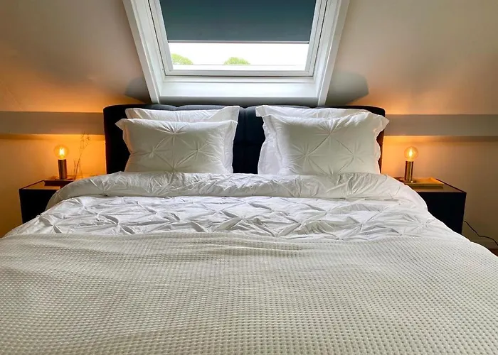 招待所 At The Amstel River With 2br 2ba And Garden 阿姆斯特尔芬