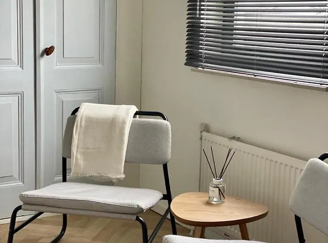 At The Amstel River With 2br 2ba And Garden 阿姆斯特尔芬