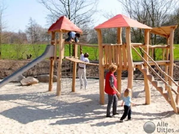 招待所 At The Amstel River With 2br 2ba And Garden 3*