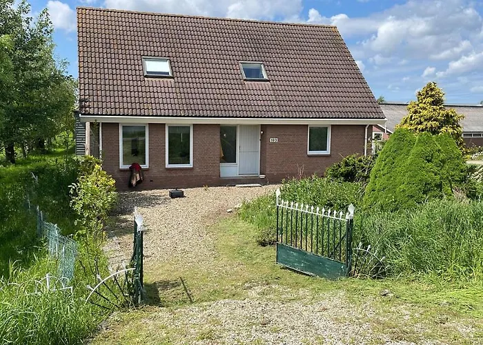 Gasthuis At The Amstel River With 2br 2ba And Garden