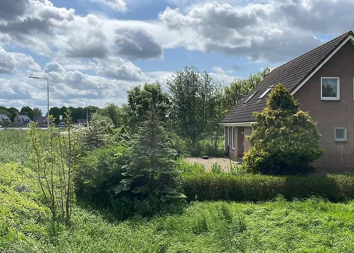 At The Amstel River With 2br 2ba And Garden 招待所