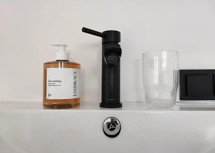 招待所 At The Amstel River With 2br 2ba And Garden 3*