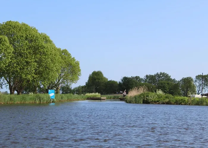 At The Amstel River With 2br 2ba And Garden 招待所 3*