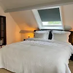 Guest house At The Amstel River With 2br 2ba And Garden 3*