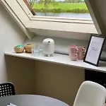 Guest house At The Amstel River With 2br 2ba And Garden