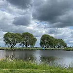 At The Amstel River With 2br 2ba And Garden Guest house Amstelveen