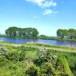 Guest house At The Amstel River With 2br 2ba And Garden Amstelveen