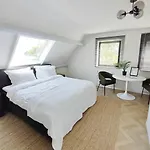 At The Amstel River With 2br 2ba And Garden Guest house 3*