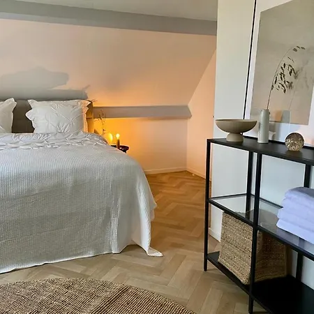 Πανσιόν At The Amstel River With 2br 2ba And Garden Άμστελβεεν